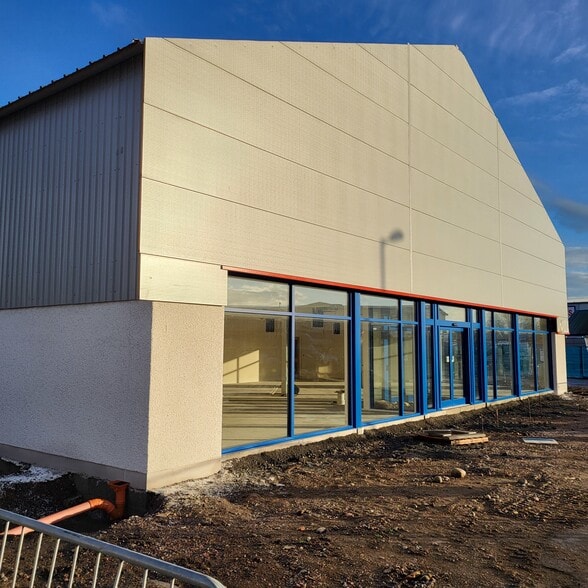 23 Harbour Rd, Inverness for lease - Building Photo - Image 2 of 8