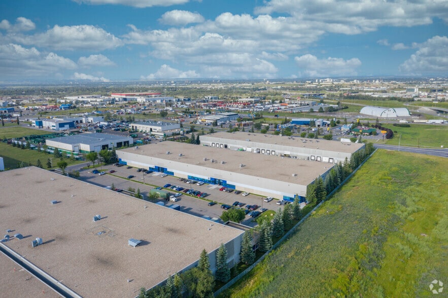 2634 45th Ave SE, Calgary, AB for lease - Aerial - Image 2 of 6
