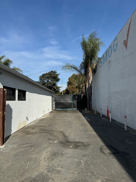1420 W Holt Ave, Pomona, CA à vendre - Photo du bâtiment - Image 3 de 12