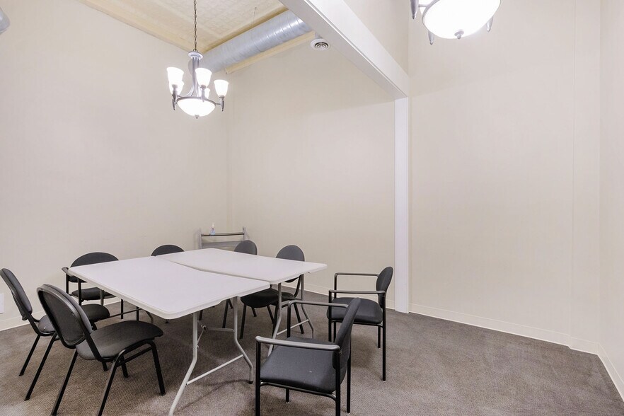 319 N Burdick St, Kalamazoo, MI à louer - Photo intérieure - Image 3 de 8