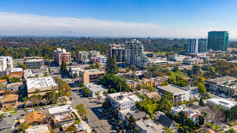 237 Spruce St, San Diego, CA à vendre - Photo du bâtiment - Image 3 de 21