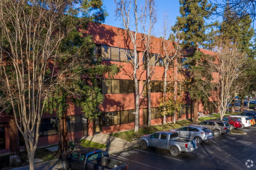 3478 Buskirk Ave, Pleasant Hill, CA for lease - Building Photo - Image 2 of 4