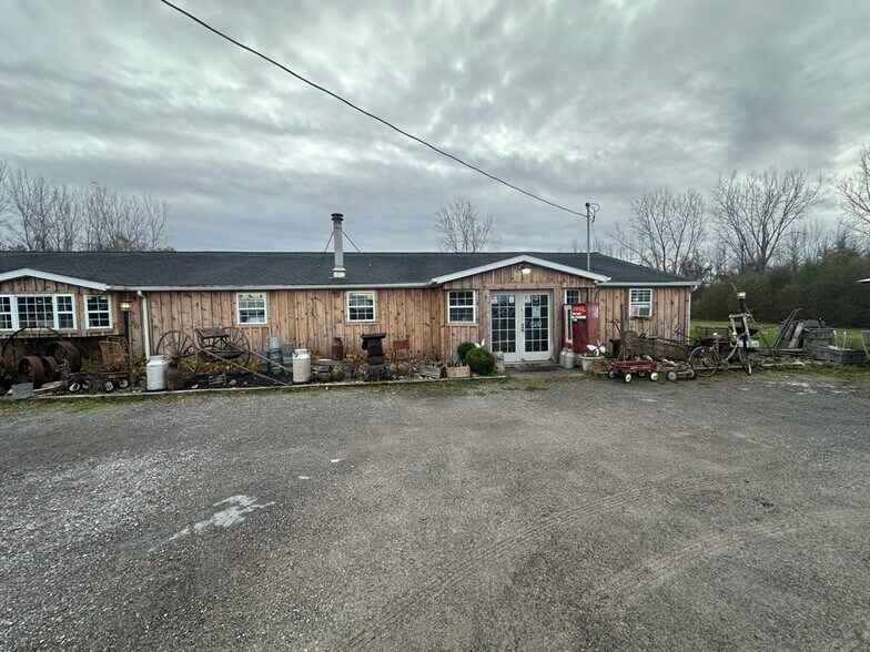 14462 W Ridge Rd, Albion Town Orleans, NY à vendre - Photo du bâtiment - Image 1 de 18