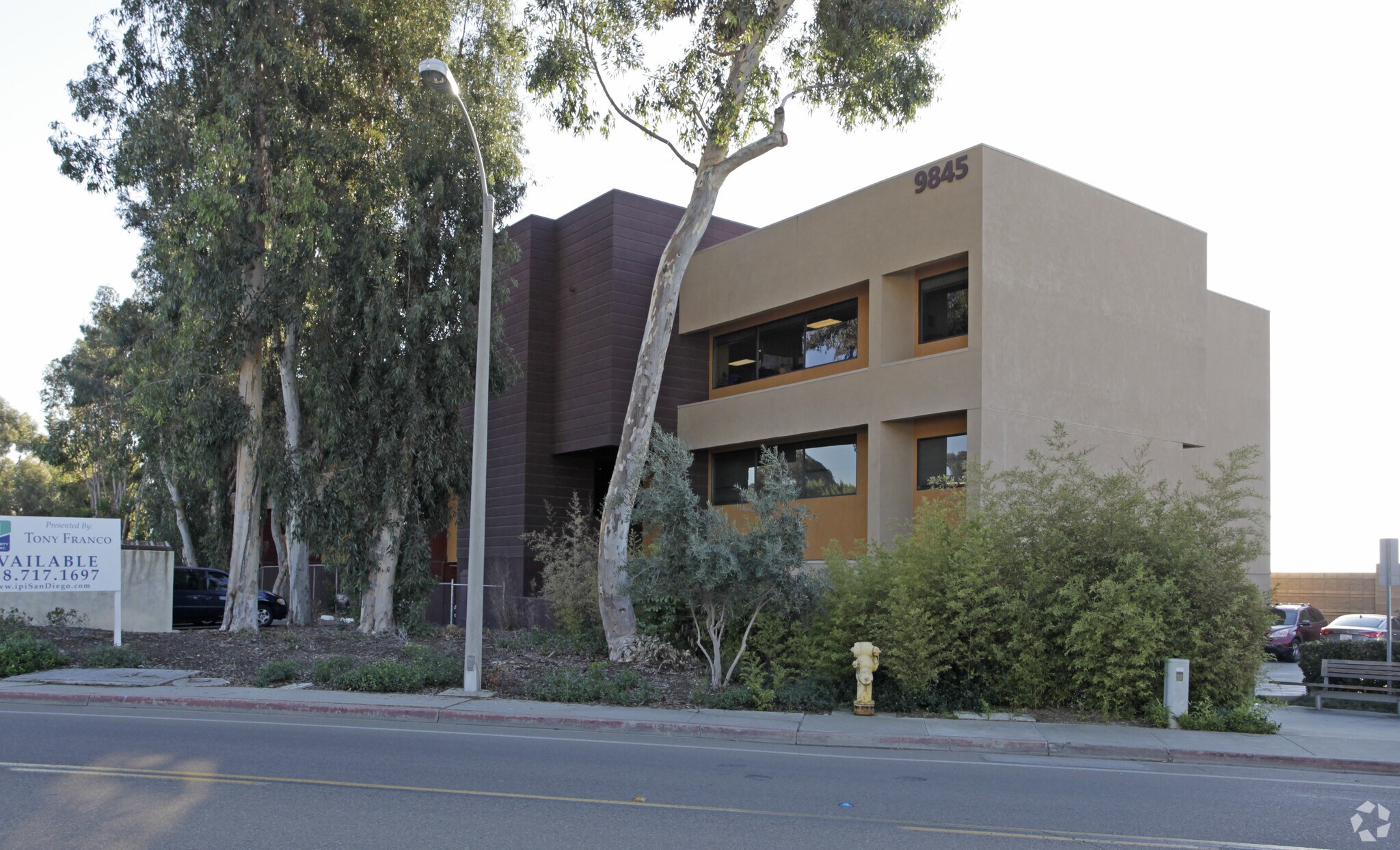 9845 Erma Rd, San Diego, CA à louer Photo du bâtiment- Image 1 de 6