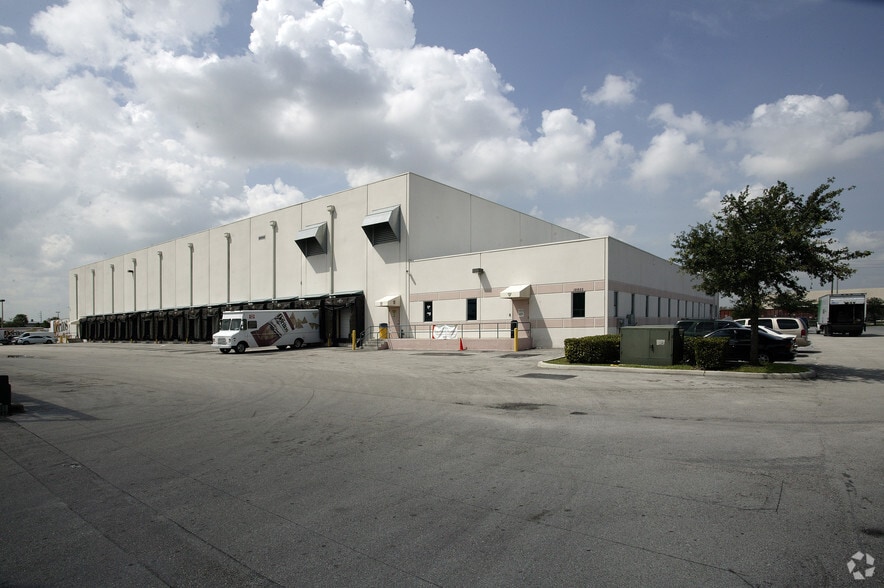 12850 NW 113th Ct, Medley, FL for lease - Building Photo - Image 2 of 7