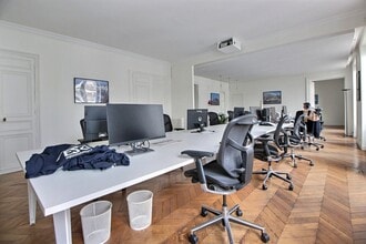 43 Rue Saint-Georges, Paris for lease Interior Photo- Image 2 of 8