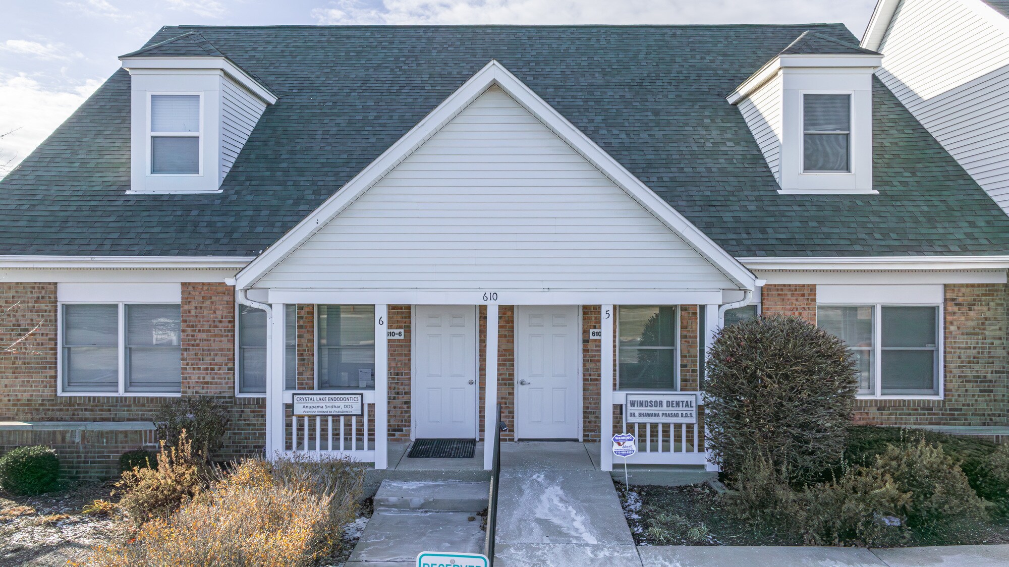 610 Crystal Point Dr, Crystal Lake, IL à louer Photo du bâtiment- Image 1 de 21