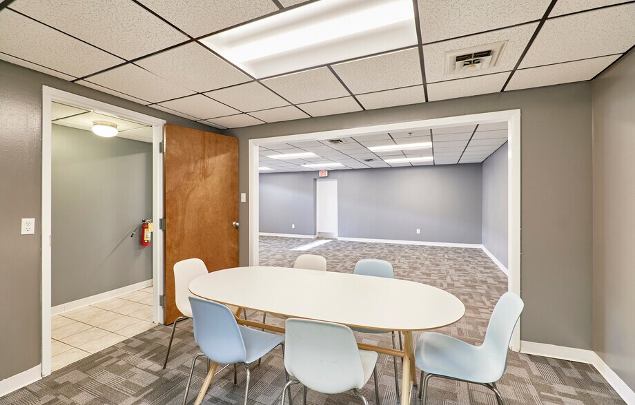 2101 Parkway Dr, Saint Peters, MO à louer - Photo intérieure - Image 3 de 37