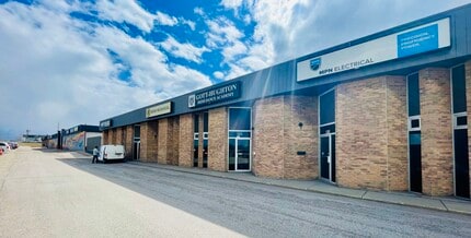 401-413 Forge Rd SE, Calgary, AB for lease Interior Photo- Image 1 of 8