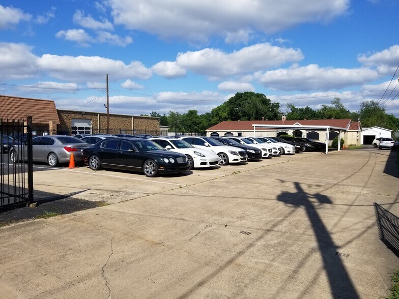 11448 Reeder Rd, Dallas, TX à vendre - Photo du bâtiment - Image 2 de 24