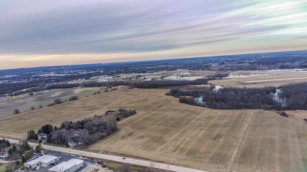 Lt1 County Hwy 1, West Bend, WI à vendre - Photo principale - Image 1 de 8