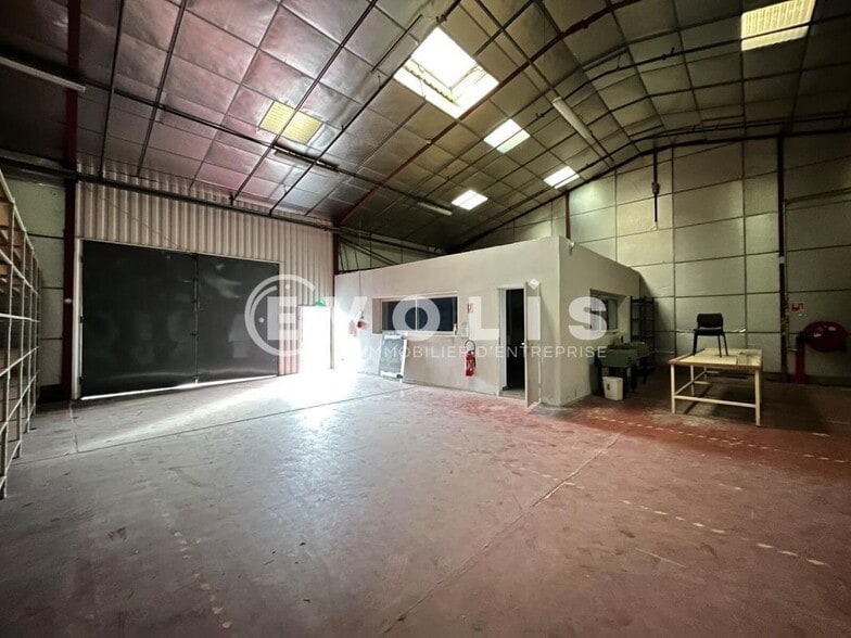 Flex in VILLENAVE-D'ORNON for lease - Interior Photo - Image 3 of 5