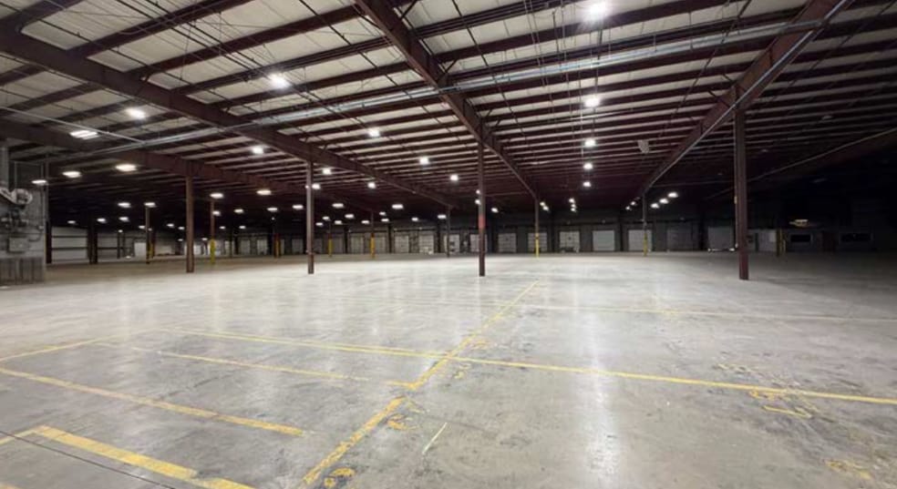 2875 Needmore Rd, Dayton, OH for lease - Building Photo - Image 2 of 11