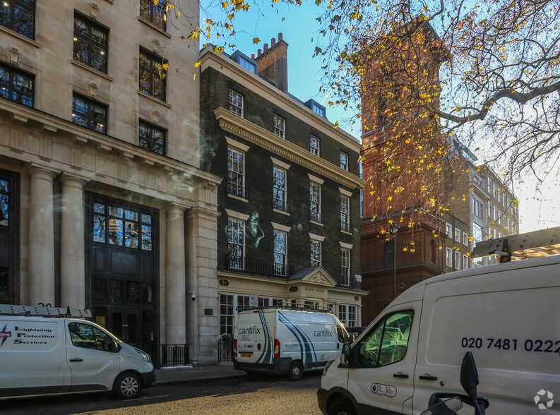 21 Soho Sq, London for lease - Building Photo - Image 2 of 8