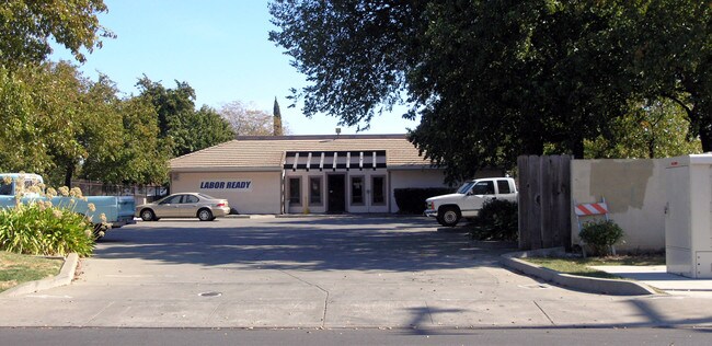 Plus de détails pour 401 E Tabor Ave, Fairfield, CA - Bureau à vendre