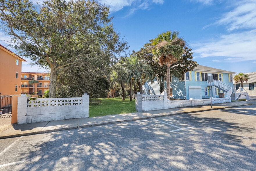 15 15th St, Tybee Island, GA for lease - Building Photo - Image 3 of 23