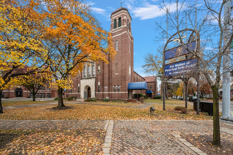 22201 Woodward Ave, Ferndale, MI for sale - Building Photo - Image 2 of 29