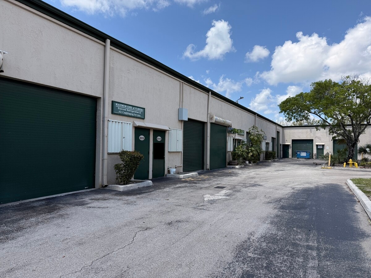 1791 Blount Rd, Pompano Beach, FL 33069 - Unit 606 - - Interior Photo - Image 2 of 11