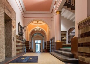 16 Robertson St, Glasgow for lease Lobby- Image 1 of 4