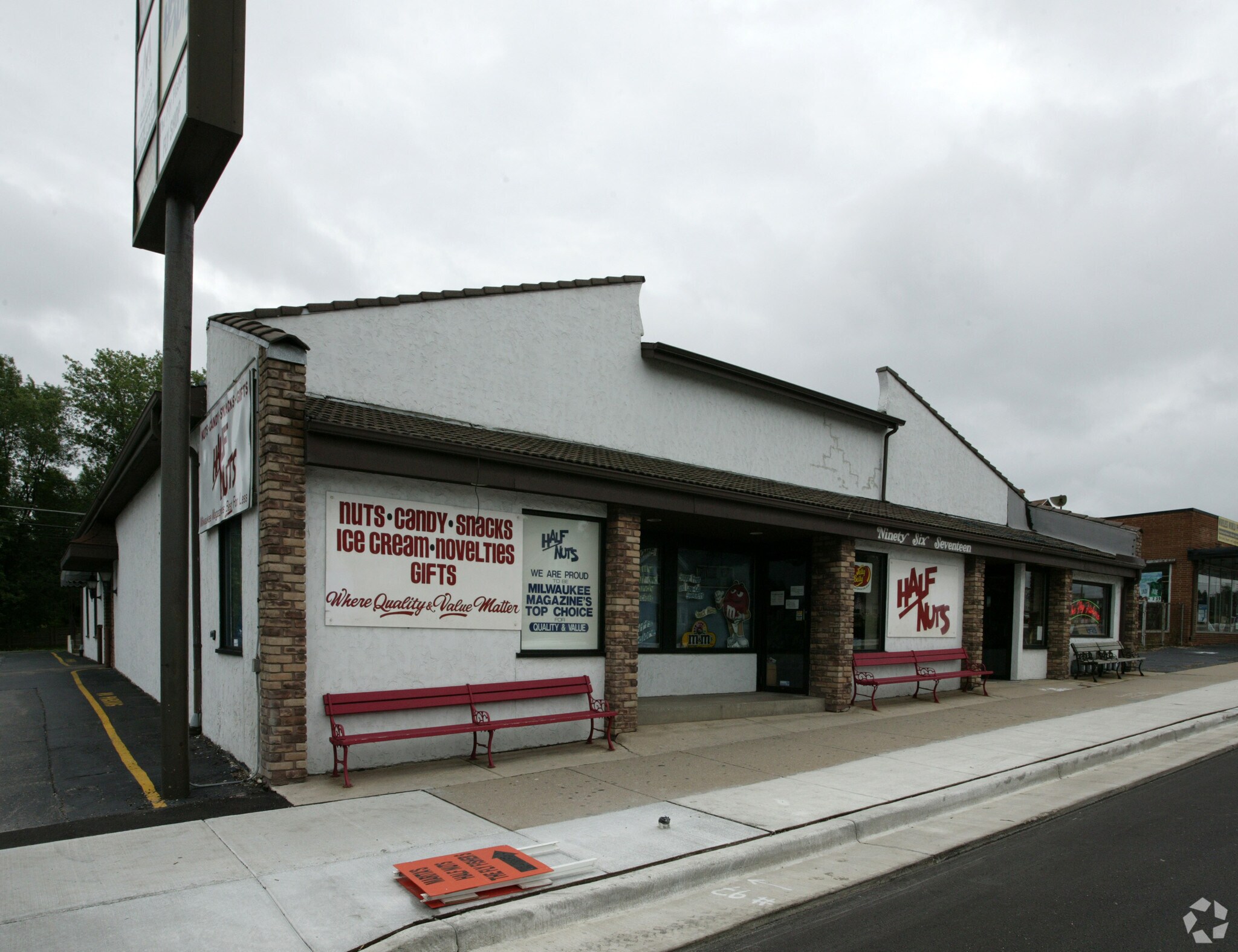 9617-9619 W Greenfield Ave, Milwaukee, WI à vendre Photo principale- Image 1 de 4