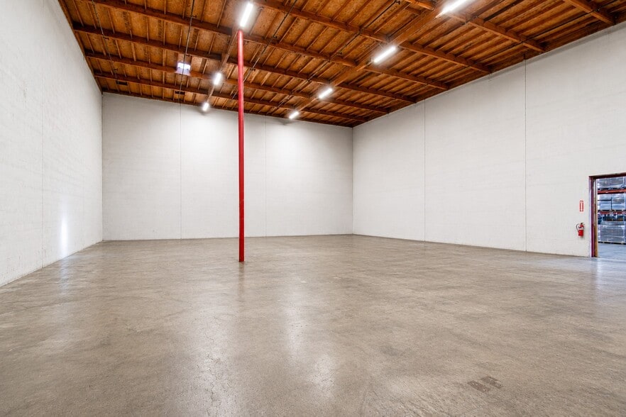 2525 Birch St, Vista, CA for lease - Building Photo - Image 3 of 15