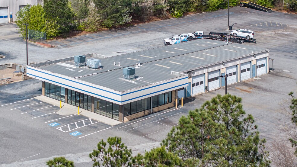 6211 Lawrenceville Hwy, Tucker, GA à louer - Photo du bâtiment - Image 2 de 7