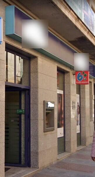 Plus de détails pour Multi-résidentiel à vendre