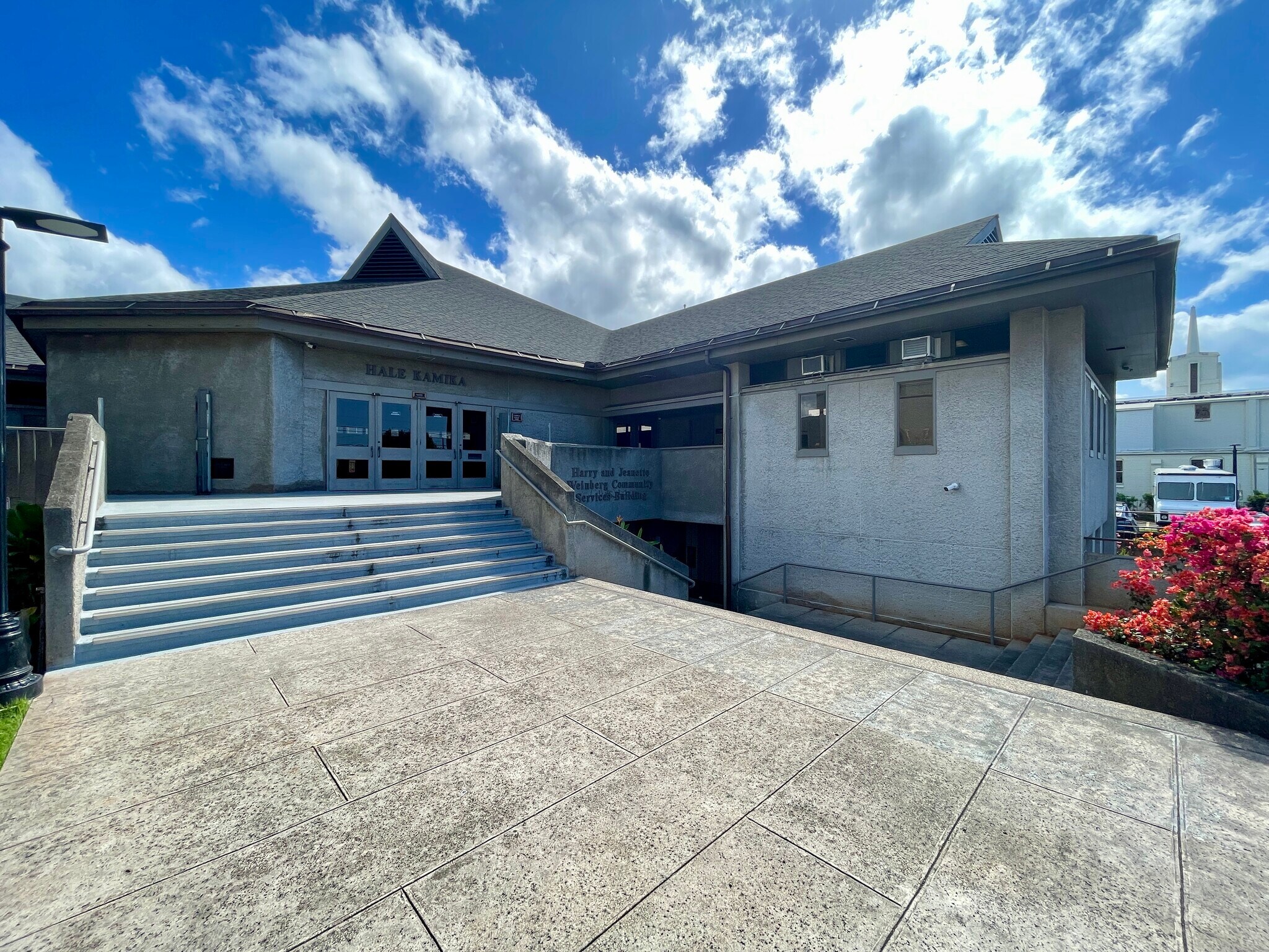 766 N King St, Honolulu, HI à louer Photo principale- Image 1 de 11