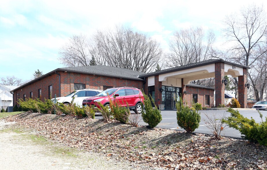 577 Grant St, Akron, OH à vendre - Photo du bâtiment - Image 1 de 23