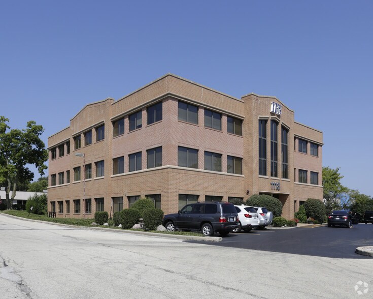 1113 S Milwaukee Ave, Libertyville, IL for lease - Building Photo - Image 1 of 8