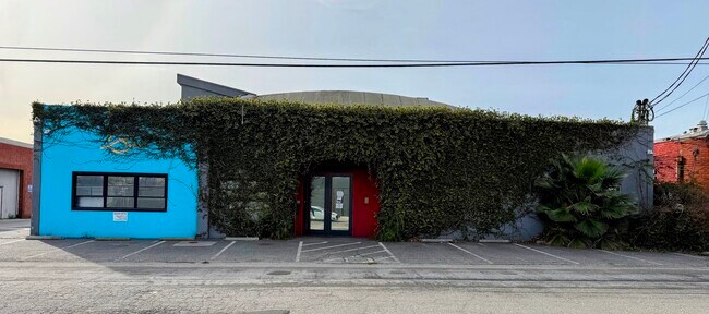 More details for 5438 W 104th St, Los Angeles, CA - Industrial for Lease