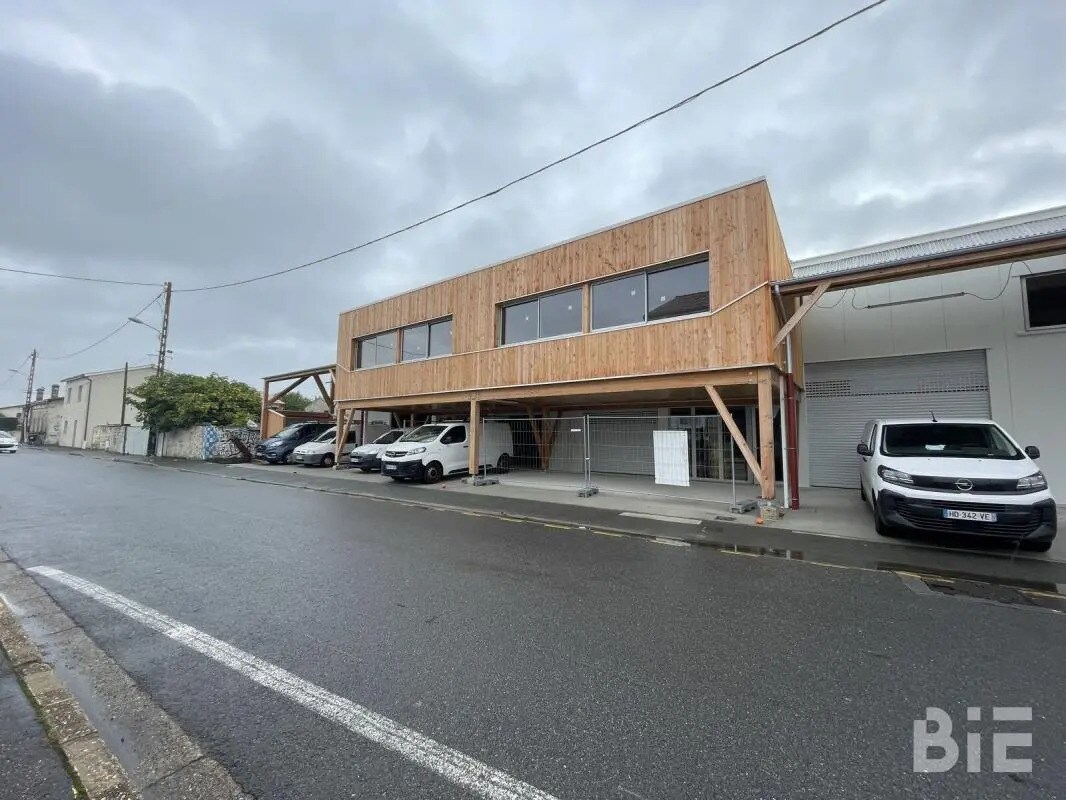 Office in Bègles for lease Building Photo- Image 1 of 10