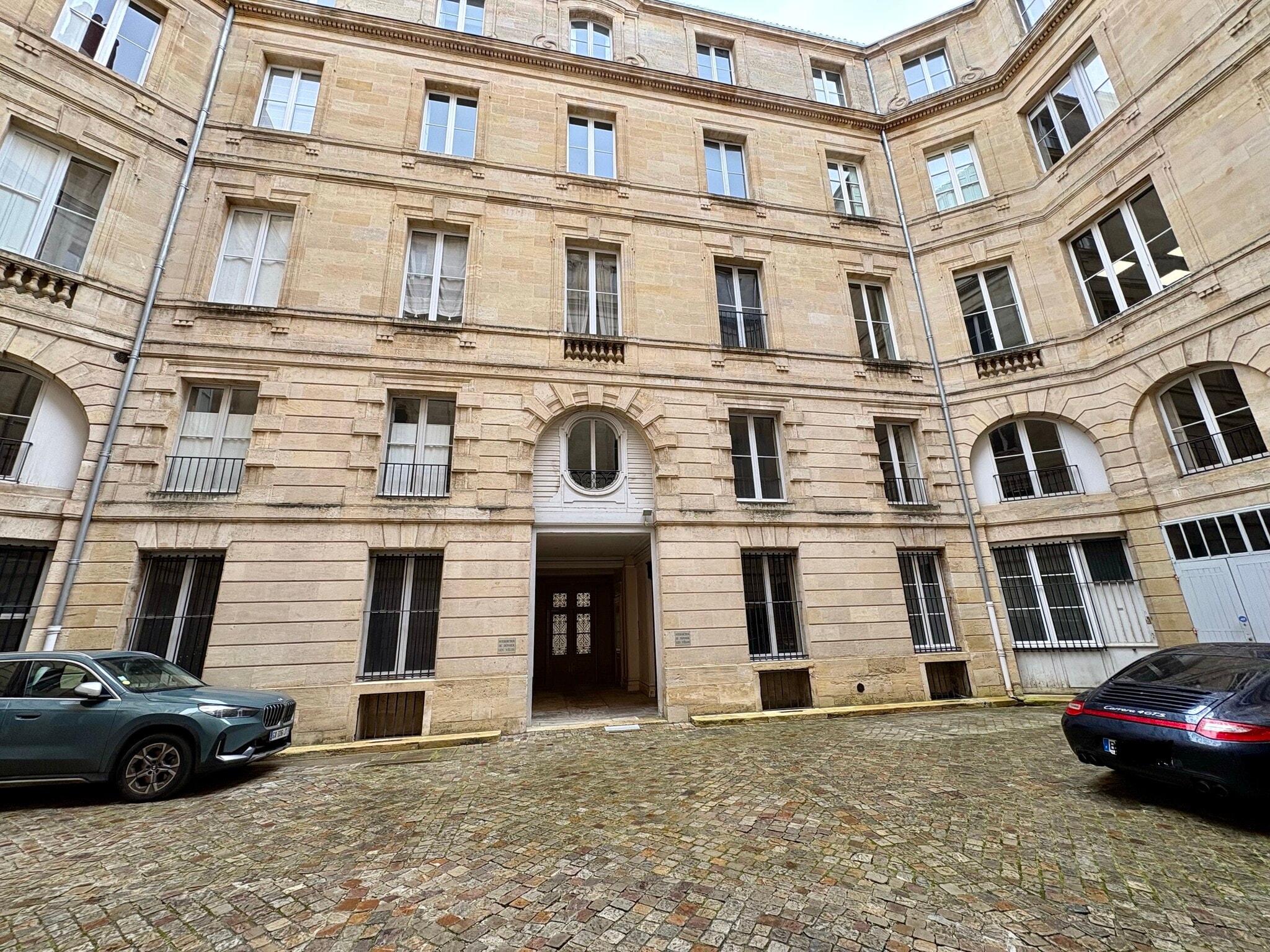 Rue Vital Carles, Bordeaux for sale Building Photo- Image 1 of 12