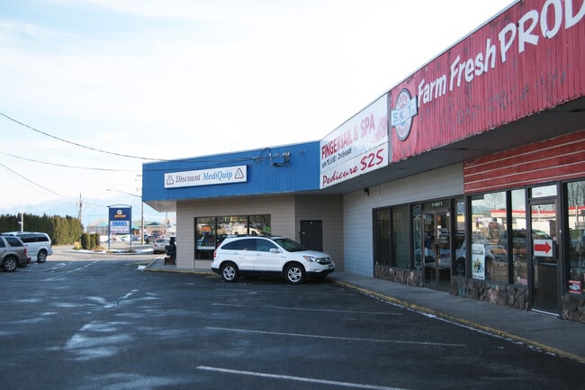 More details for 45660 Airport Rd, Chilliwack, BC - Retail for Sale