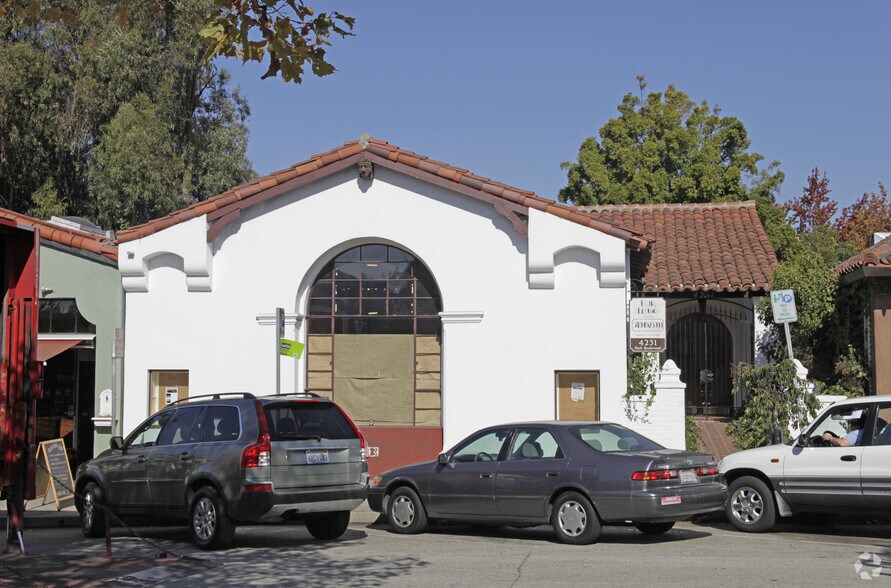 4231 Park Blvd, Oakland, CA à louer - Photo du bâtiment - Image 3 de 3
