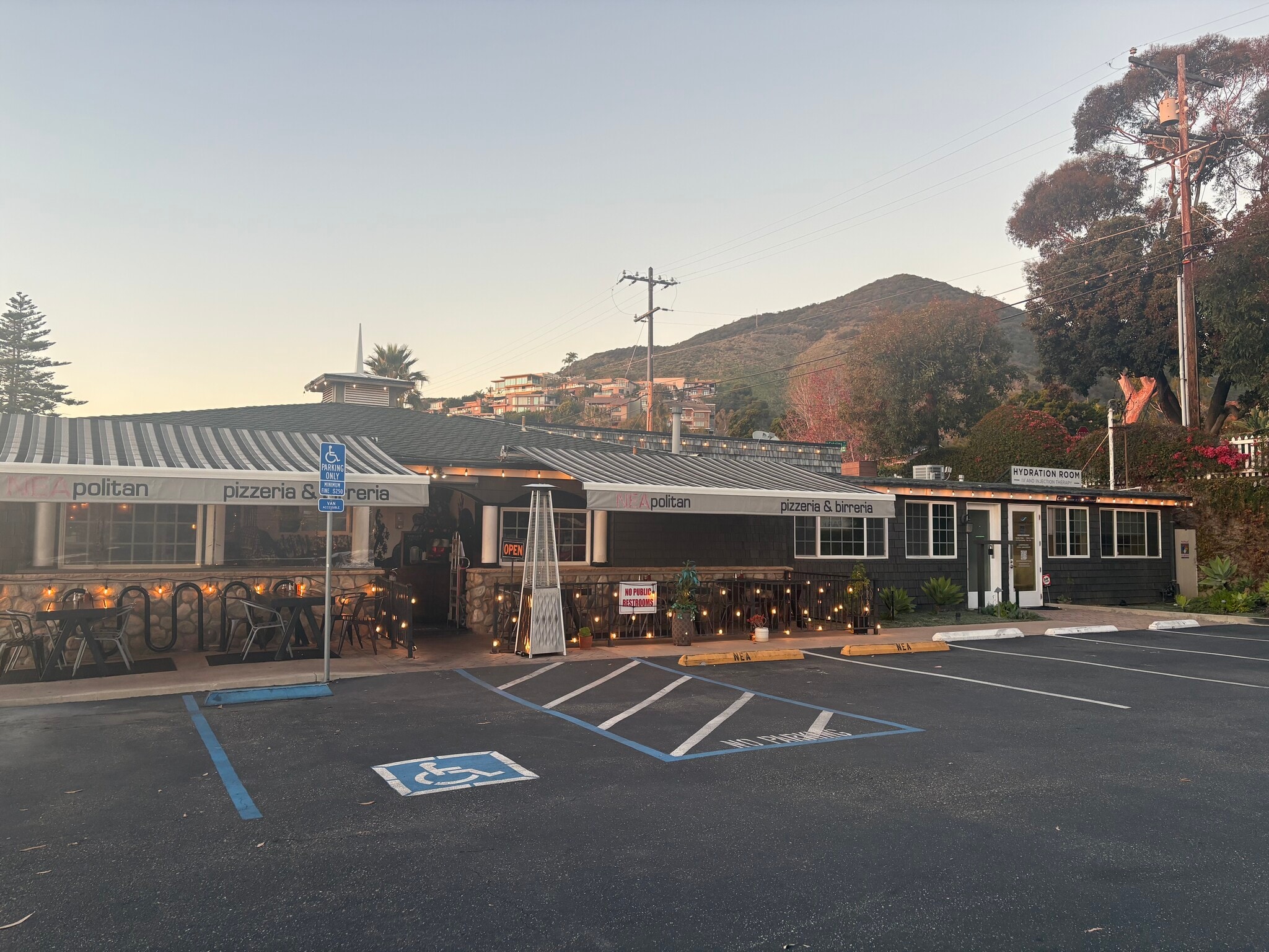 31542 Coast Hwy, Laguna Beach, CA for lease Primary Photo- Image 1 of 5