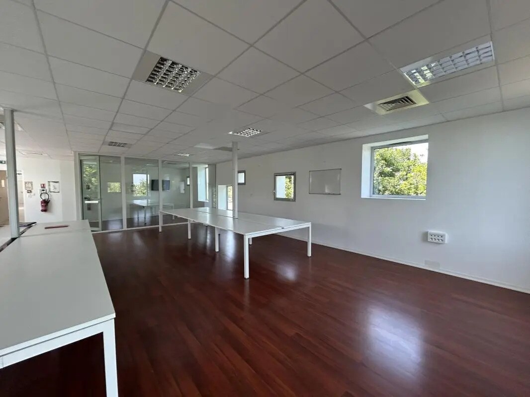 Bureau dans Saint-Nazaire à louer Photo du bâtiment- Image 1 de 11