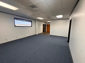 1611 N Interstate 35E, Carrollton, TX for lease Building Photo- Image 2 of 8