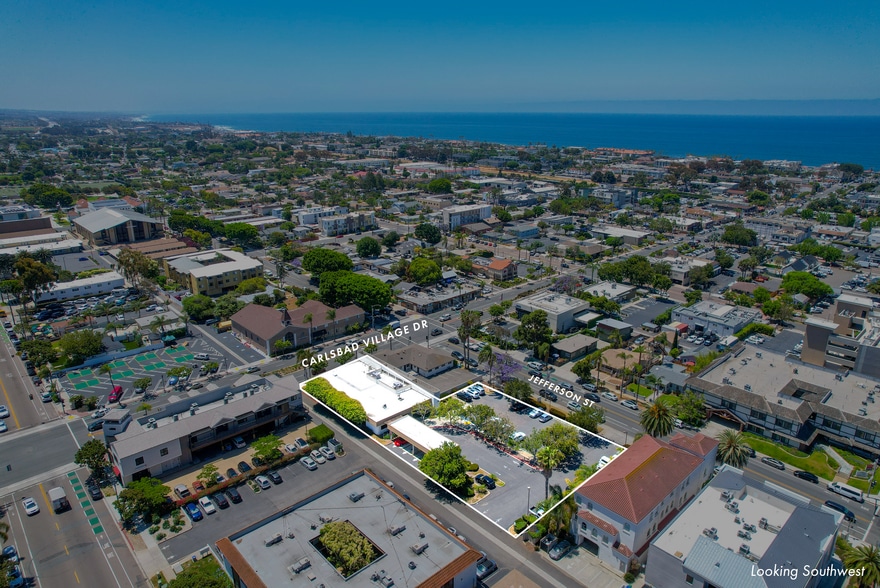 840 Carlsbad Village Dr, Carlsbad, CA à louer - Aérien - Image 3 de 4