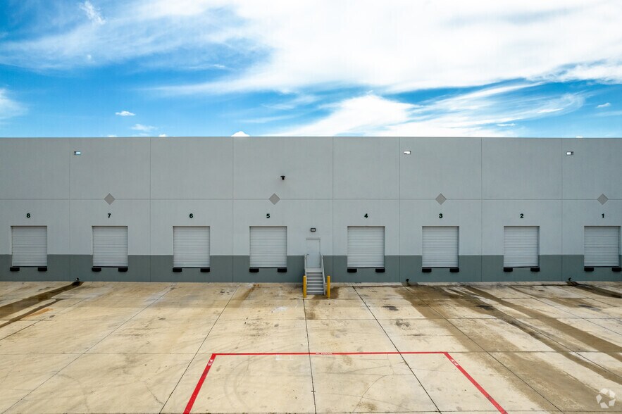 1107 Frost Bank Center Dr, San Antonio, TX for lease - Building Photo - Image 2 of 9