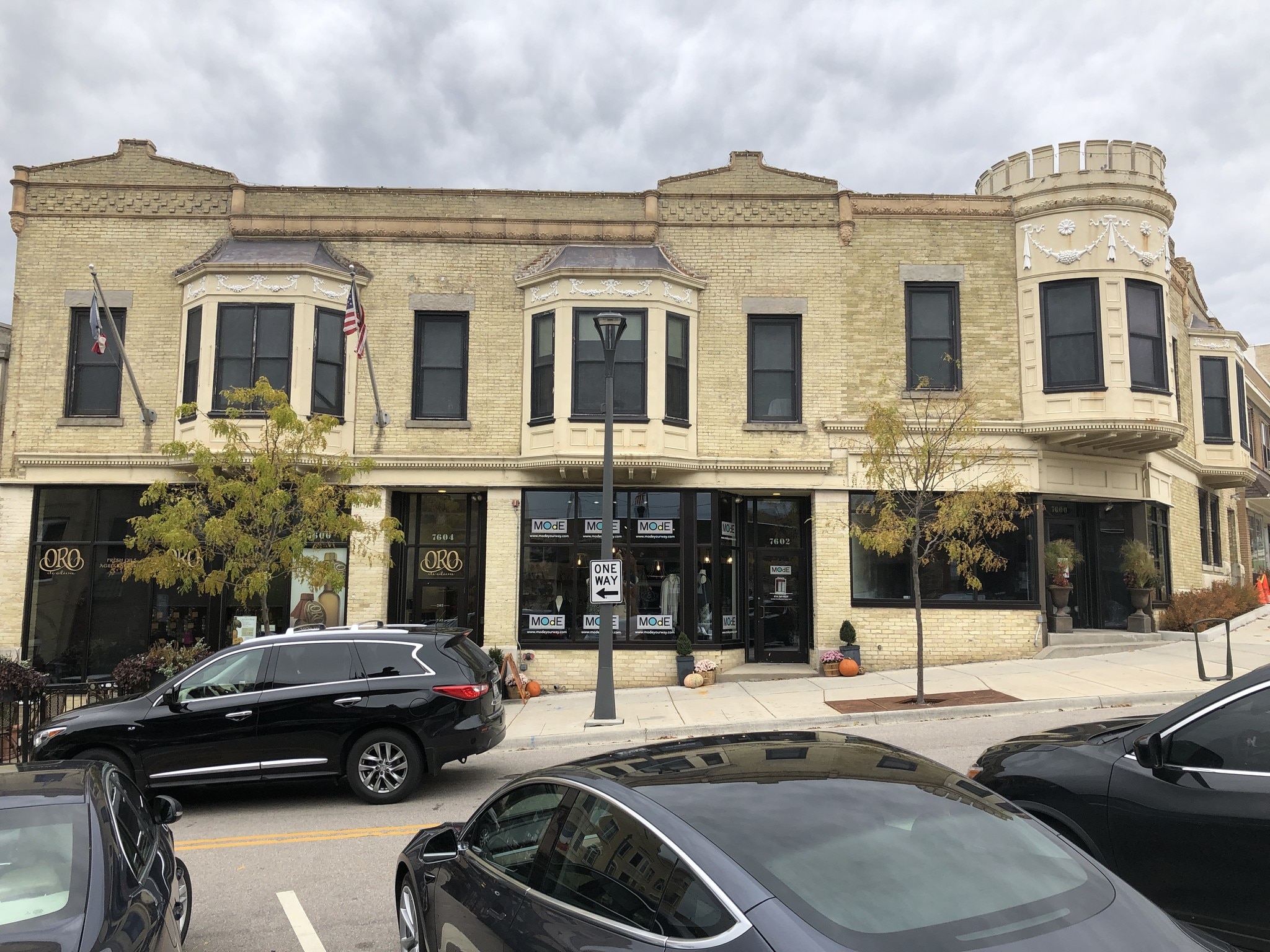 7600-7610 Harwood Ave, Wauwatosa, WI for lease Building Photo- Image 1 of 2