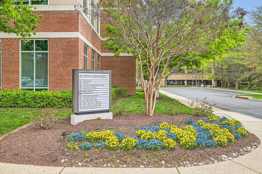10700 Charter Dr, Columbia, MD à louer - Photo du bâtiment - Image 3 de 9