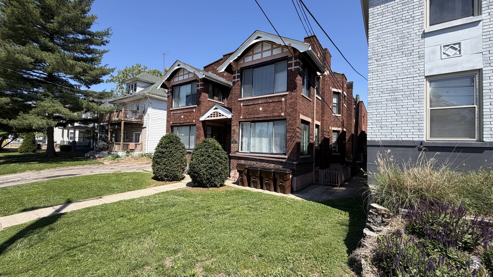 2072 Elm Ave, Cincinnati, OH for sale - Building Photo - Image 2 of 37