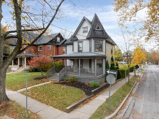 Plus de détails pour 300 S Burrowes St, State College, PA - Bureau à vendre