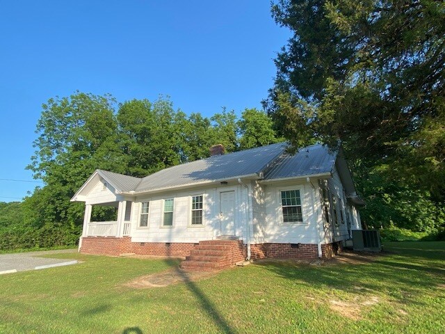 7485 Parkway Dr, Leeds, AL à vendre - Photo du bâtiment - Image 2 de 2