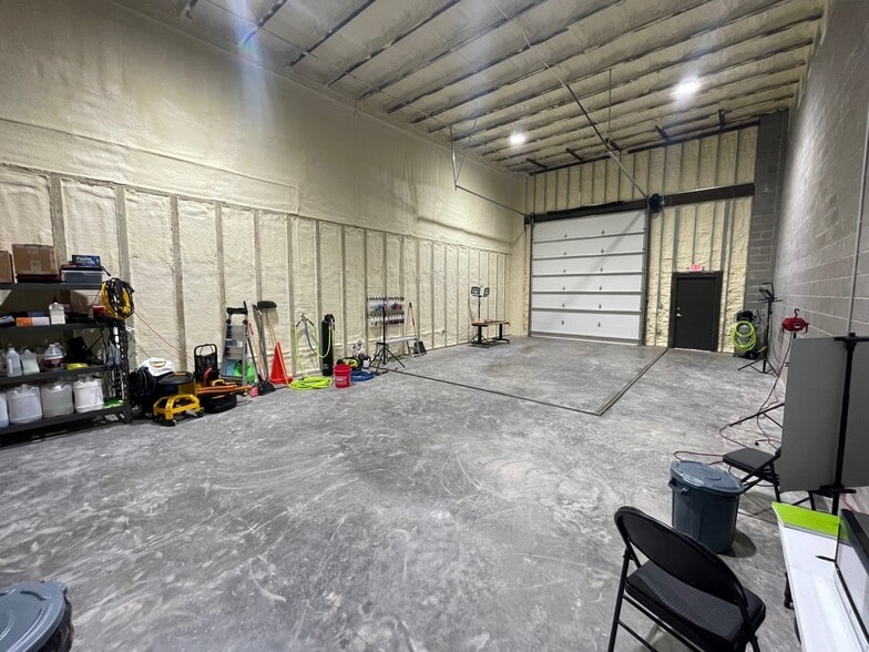 6935 Big Lake Rd, Lake Charles, LA for lease - Interior Photo - Image 2 of 8