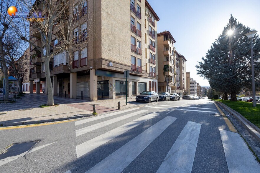 Retail in Granada for sale - Building Photo - Image 2 of 37