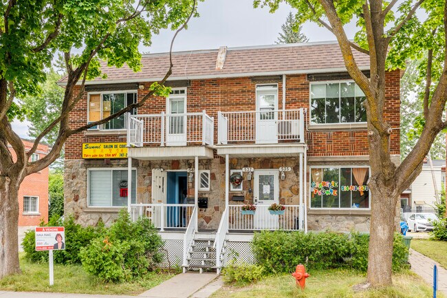 Plus de détails pour 547 Boul Décarie, Saint-Laurent, QC - Multi-résidentiel à vendre