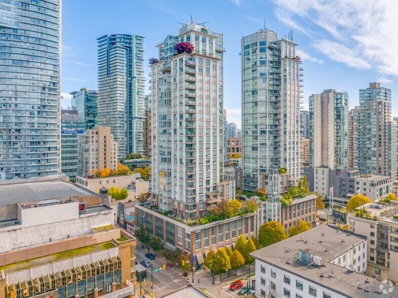 589-599 Smithe St, Vancouver, BC à louer - Photo principale - Image 1 de 9