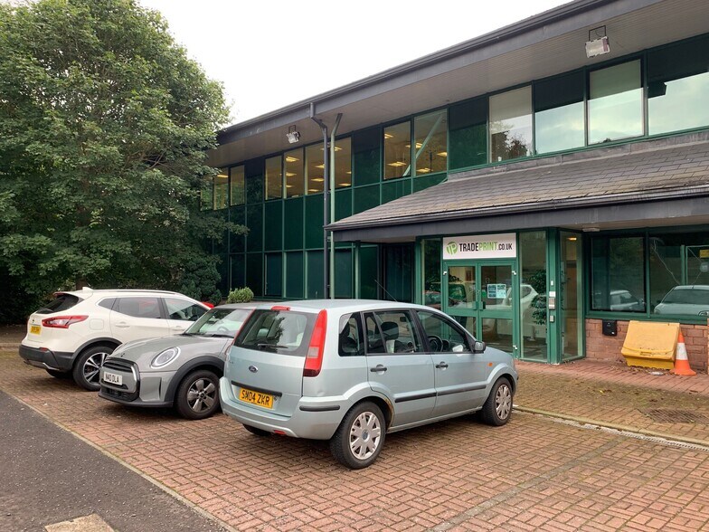 Luna Pl, Dundee for lease - Building Photo - Image 2 of 2